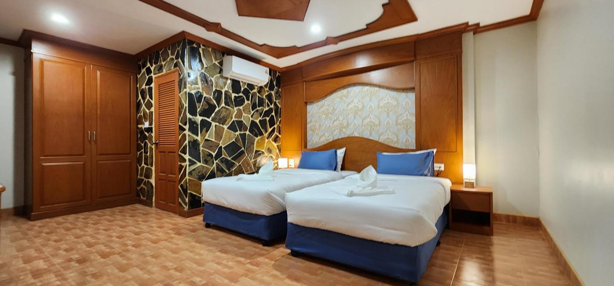 Arya Suites Patong Beach Exterior photo